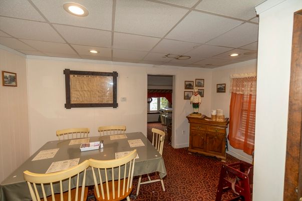Dining room, Interior, Recessed Lighting