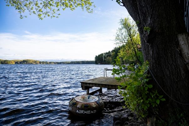 Exterior, Lake