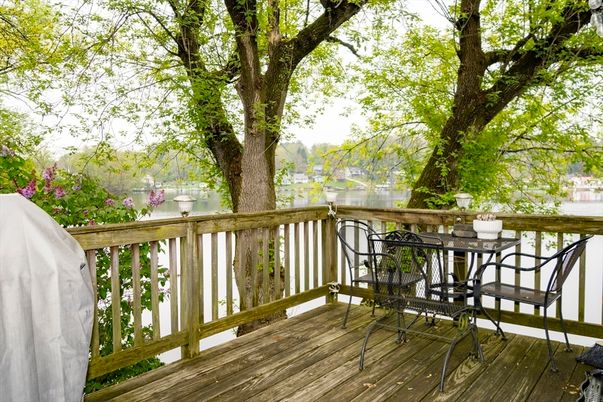 Exterior, Wood Texture Flooring