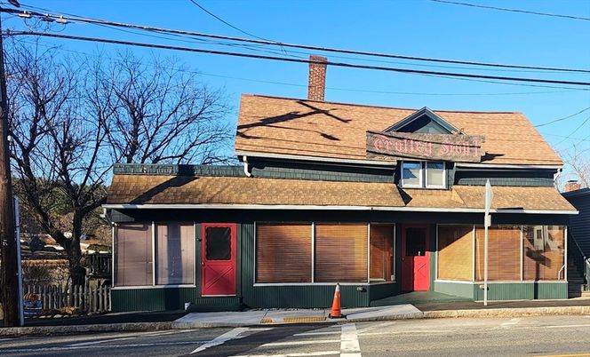 Exterior, Facade, Cape Cod