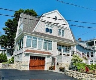 Attached, Exterior, Facade, Queen Anne Victorian