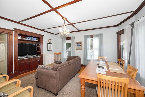 Chandelier, Dining room, Interior, Living room