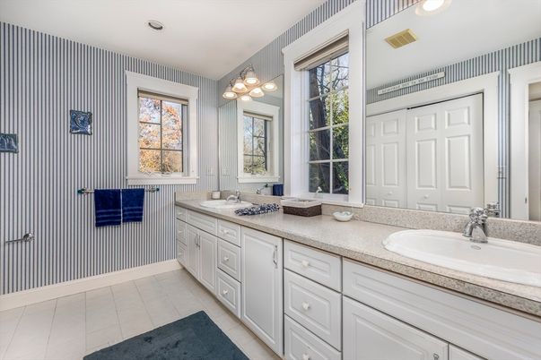 Bathroom, Dual Sink Vanities, Interior, Recessed Lighting