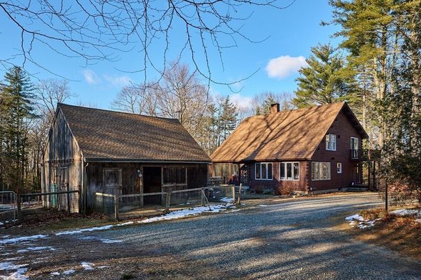 Exterior, Facade, Brick Facade, Cape Cod