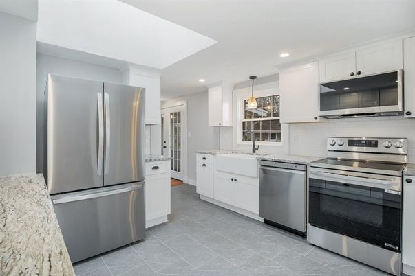 Interior, Kitchen, Pendant Lights, Recessed Lighting, Stainless Steel Appliances