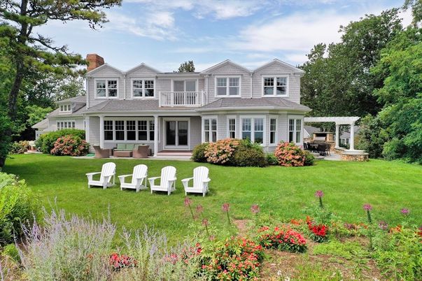 Backyard, Exterior, Facade, Queen Anne Victorian