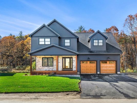 Attached, Exterior, Facade, Farmhouse