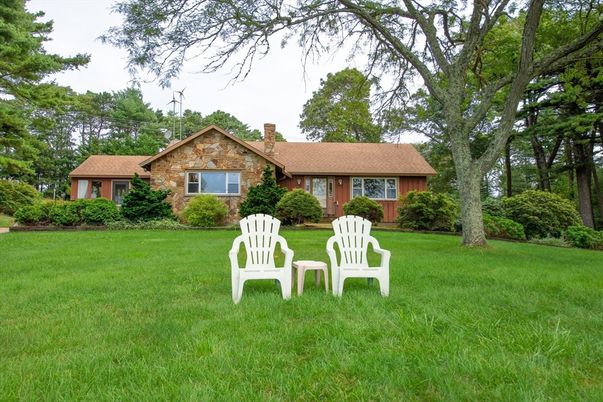 Backyard, Exterior, Facade, Brick Facade, Cape Cod