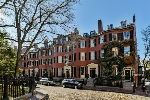 Exterior, Facade, Brick Facade, Rowhouse