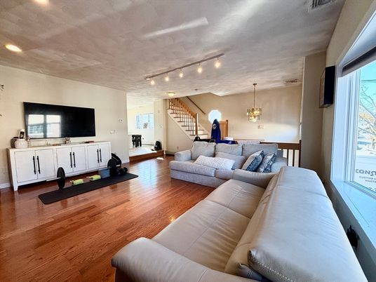 Interior, Living room, Pendant Lights, Recessed Lighting, Wood Texture Flooring