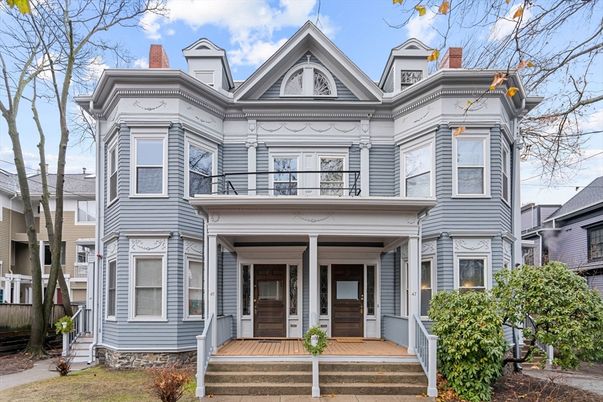 Exterior, Facade, Queen Anne Victorian