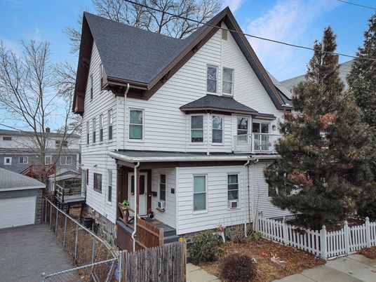 Exterior, Facade, Queen Anne Victorian