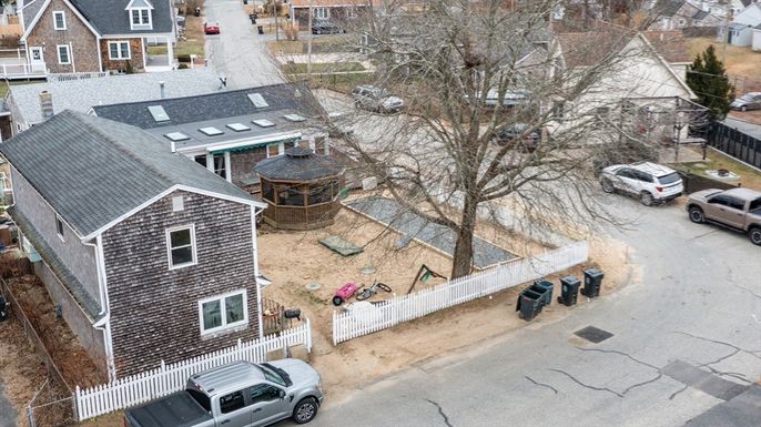 Exterior, Drone
