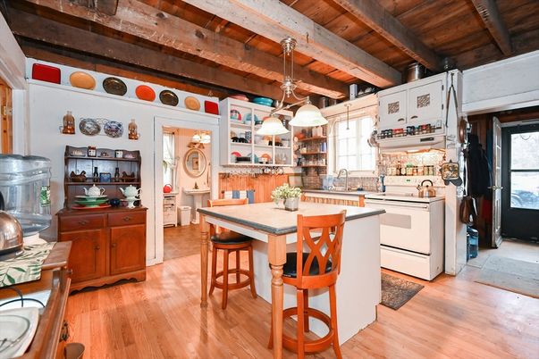 Dining room, Interior, Kitchen, Pendant Lights, Wooden Beams, Wooden Ceilings, Wood Texture Flooring