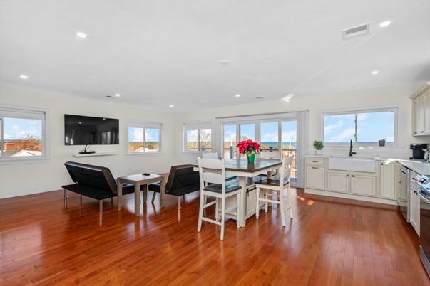 Dining room, Interior, Kitchen, Recessed Lighting, Wood Texture Flooring
