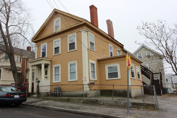 Exterior, Facade, Queen Anne Victorian