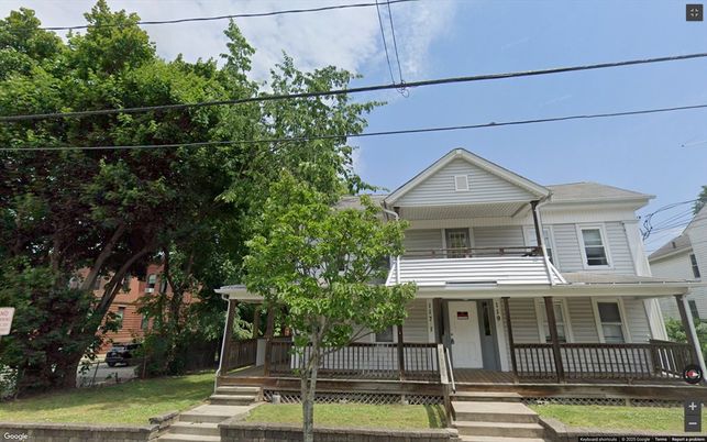 Exterior, Facade, Queen Anne Victorian