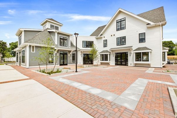 Attached, Exterior, Facade, Farmhouse