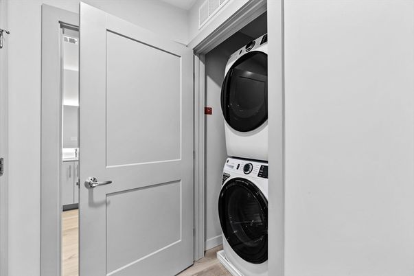 Interior, Utility Closets, Washer, Wood Texture Flooring