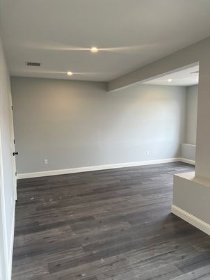 Empty room, Interior, Recessed Lighting, Wood Texture Flooring