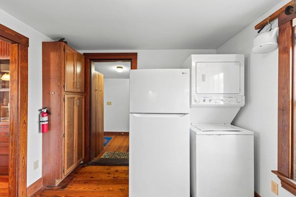 Interior, Utility Closets, Washer, Wood Texture Flooring