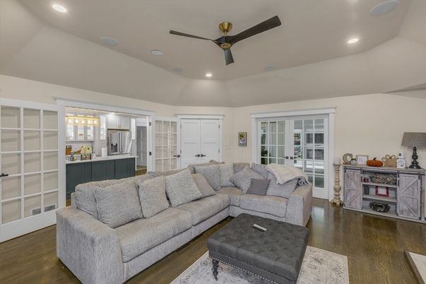 Interior, Living room, Recessed Lighting, Wood Texture Flooring