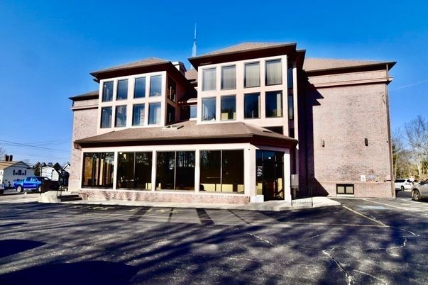 Exterior, Facade, Modern