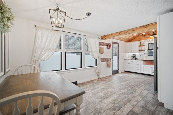 Dining room, Interior, Kitchen, Pendant Lights, Wooden Beams, Wooden Ceilings, Wood Texture Flooring