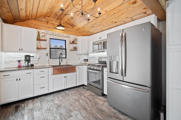 Interior, Kitchen, Pendant Lights, Stainless Steel Appliances, Wooden Beams, Wooden Ceilings, Wood Texture Flooring