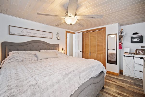 Bedroom, Interior, Wooden Ceilings, Wood Texture Flooring