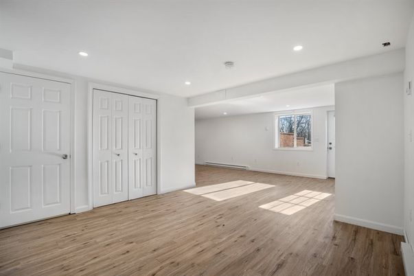 Empty room, Interior, Recessed Lighting, Wood Texture Flooring