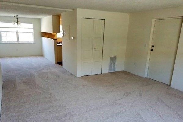 Chandelier, Empty room, Interior, Kitchen
