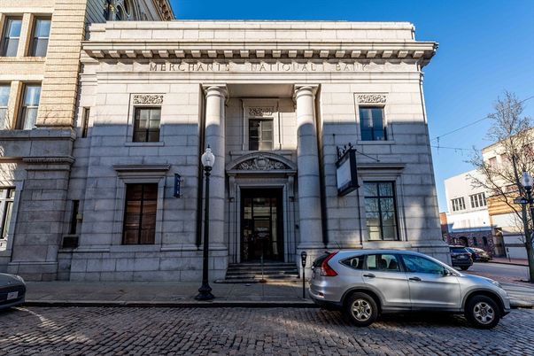 Exterior, Facade, Brownstone