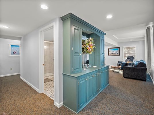 Bathroom, Interior, Living room, Recessed Lighting