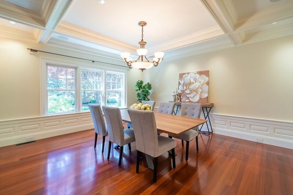 Chandelier, Dining room, Interior, Recessed Lighting, Wood Texture Flooring