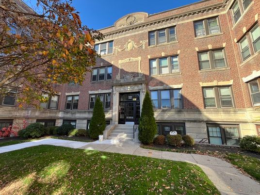 Exterior, Facade, Brick Facade, Rowhouse