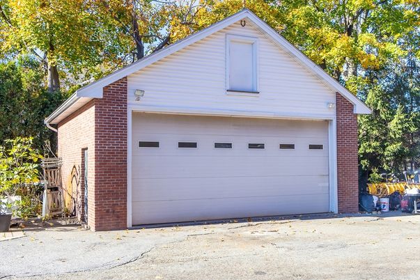 Detached Garage, Exterior