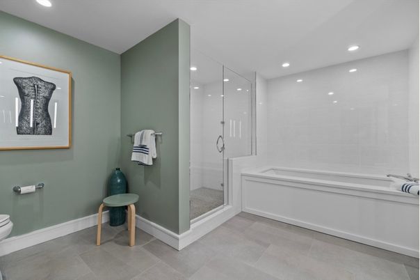 Bathroom, Interior, Recessed Lighting