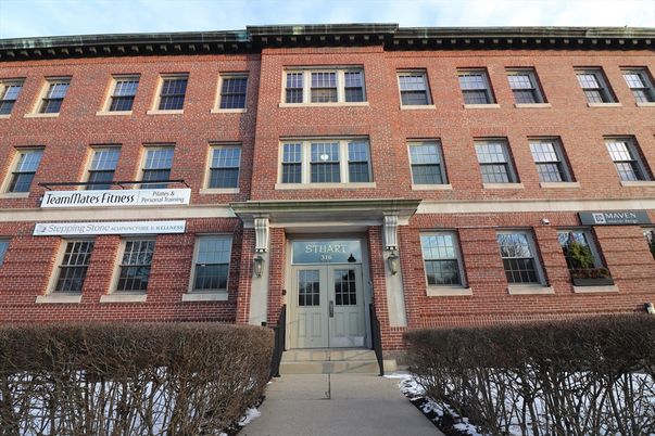Exterior, Facade, Brick Facade, Georgian
