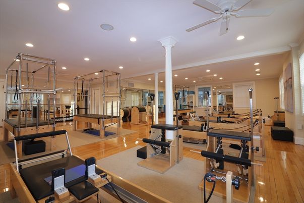 Fitness Equipment, Interior, Recessed Lighting, Wood Texture Flooring