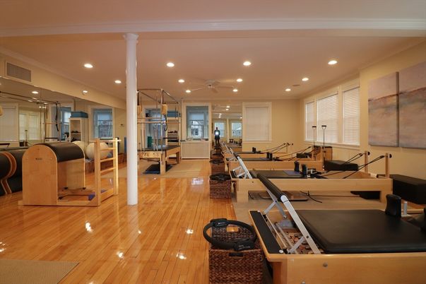 Fitness Equipment, Interior, Recessed Lighting, Wood Texture Flooring