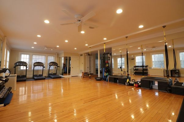 Fitness Equipment, Interior, Recessed Lighting, Wood Texture Flooring