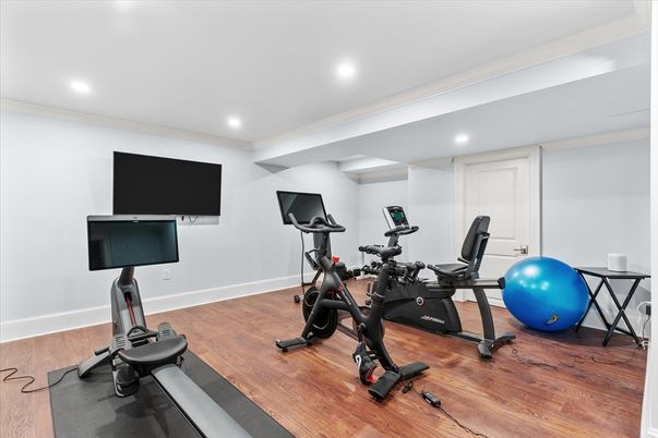 Fitness Equipment, Interior, Recessed Lighting, Wood Texture Flooring