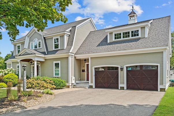 Attached, Exterior, Facade, Farmhouse