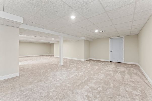 Empty room, Interior, Recessed Lighting