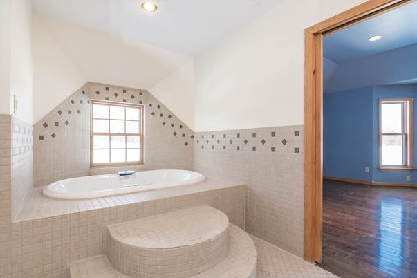 Bathroom, Interior, Recessed Lighting, Wood Texture Flooring