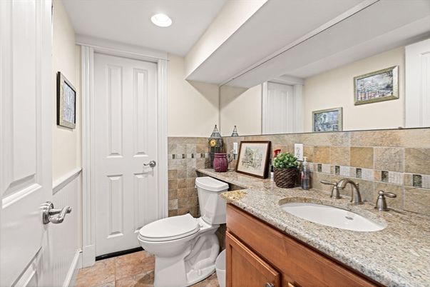 Bathroom, Interior, Recessed Lighting
