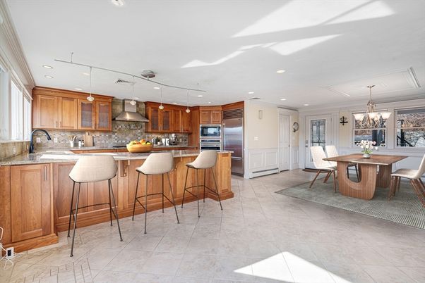 Dining room, Interior, Kitchen, Pendant Lights, Recessed Lighting, Stainless Steel Appliances
