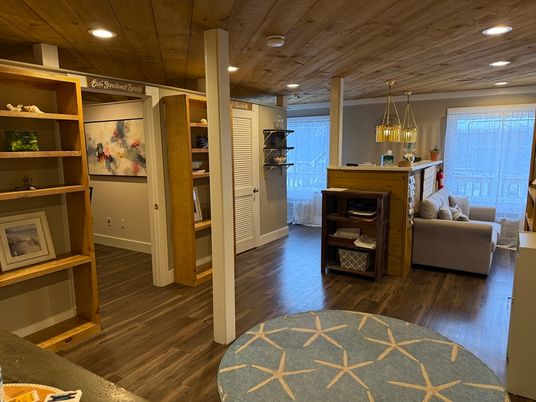 Interior, Pendant Lights, Recessed Lighting, Wooden Ceilings, Wood Texture Flooring