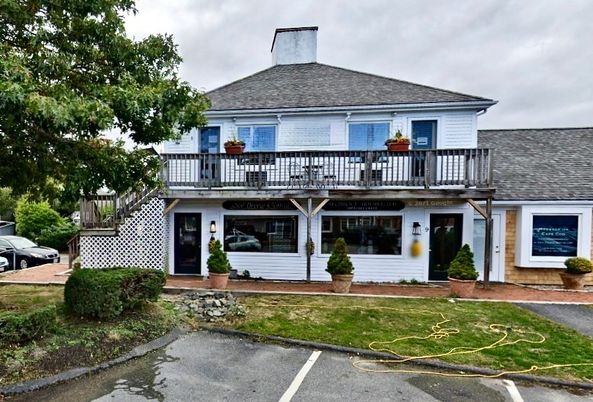 Exterior, Facade, American Foursquare